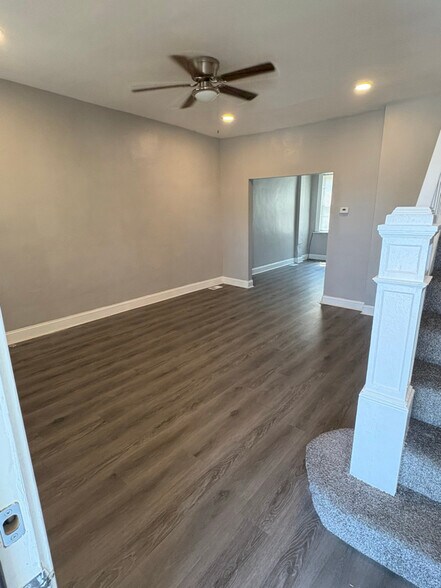 Building Photo - 3013 Ridgewood Ave