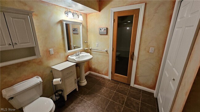 Building Photo - 7235 Dursley Ct