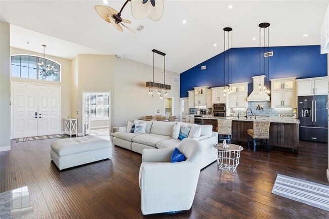 Building Photo - 909 Allegro Ln