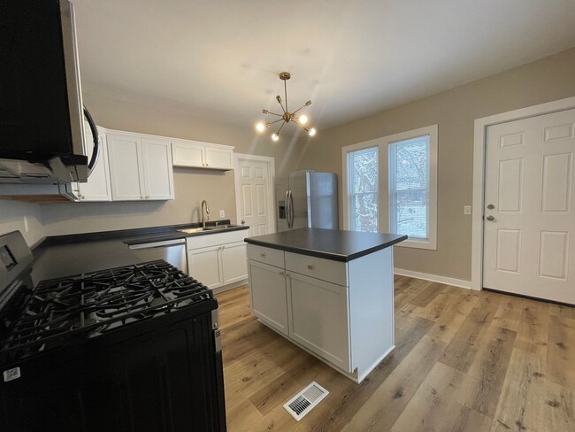 Building Photo - Recently Remodeled - Four Bedroom Home on ...