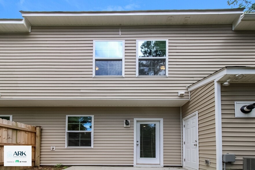 Building Photo - 339 Northwood St