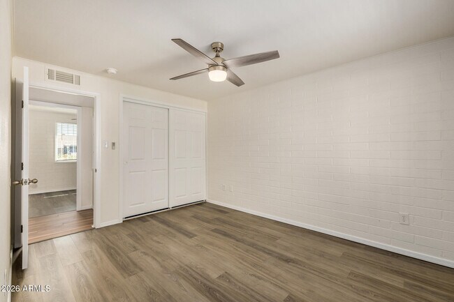 Building Photo - 3234 E Friess Dr