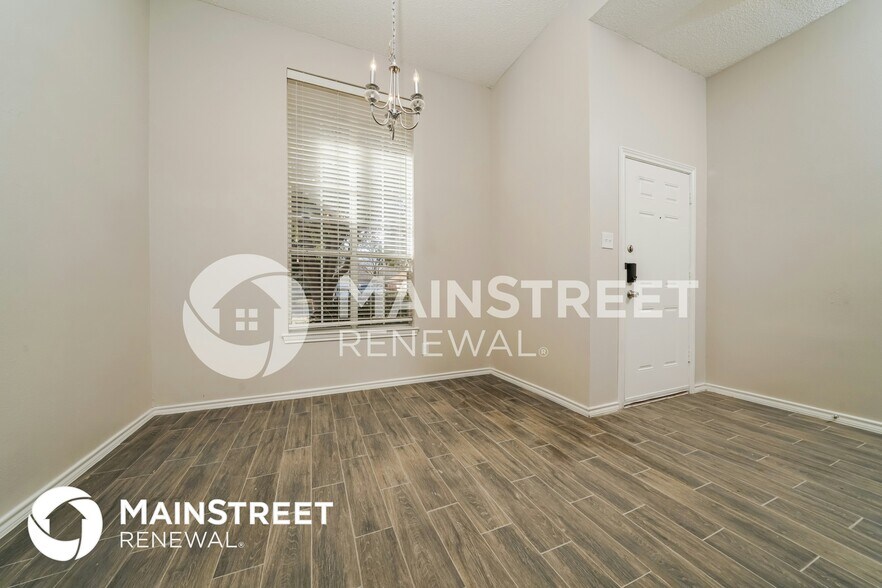 Building Photo - 922 Bayfield Dr