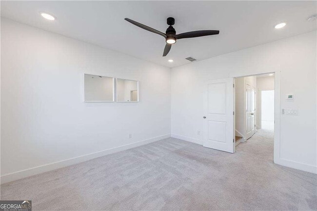 Building Photo - 1032 Robert Smalls Wy