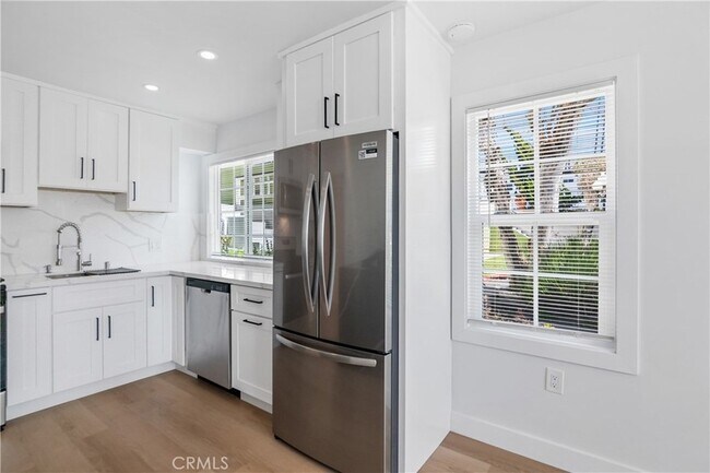 Building Photo - 274 Cliff Dr