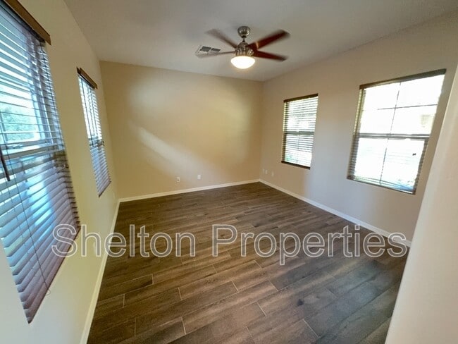 Building Photo - 20877 W Court St