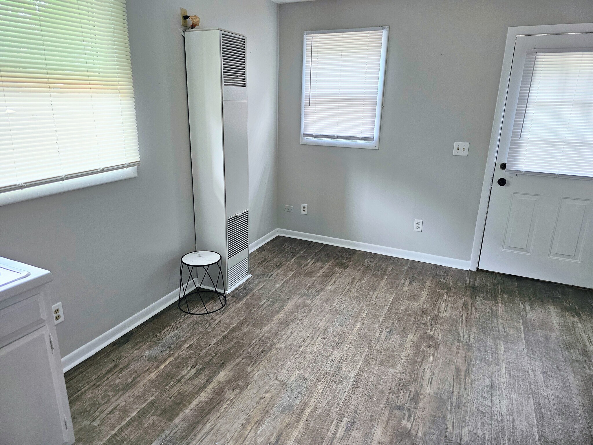 Building Photo - 317 E Church St