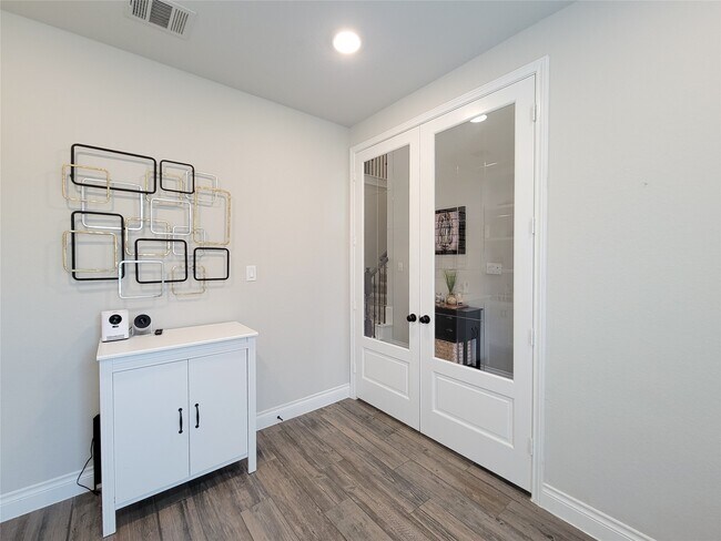 Building Photo - 16030 Muster Oak Dr