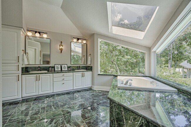 Building Photo - 38 Larks Aire Pl