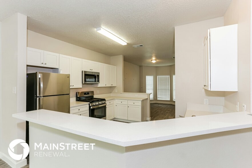 Building Photo - 1954 Pin Oak Ln