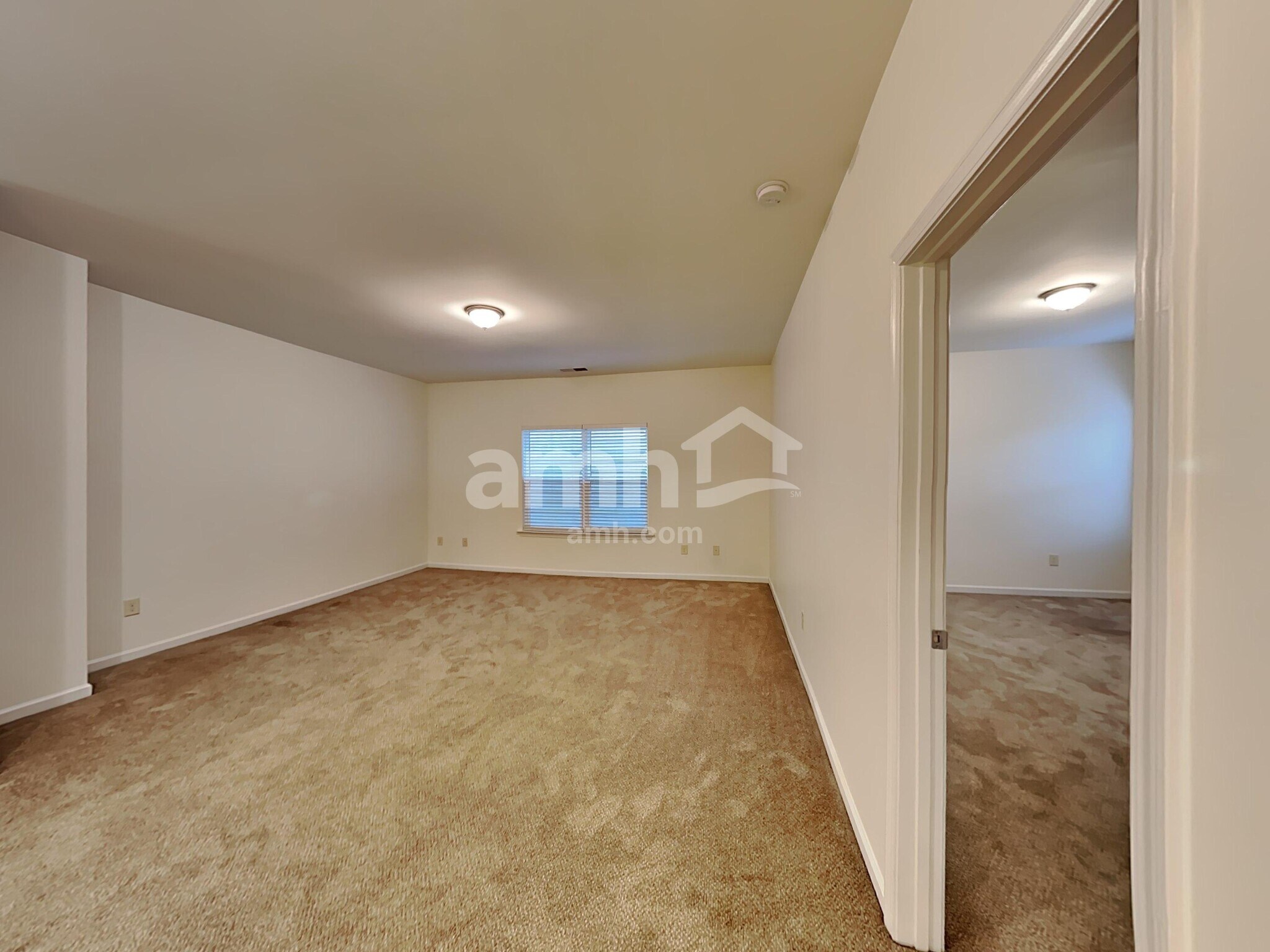 Building Photo - 105 Hickory Village Cir