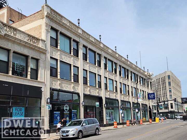 Building Photo - 3333 W Diversey Ave