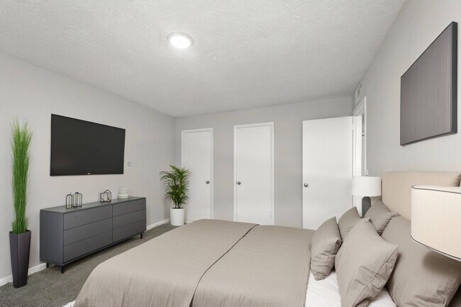 Building Photo - Sumner Estates