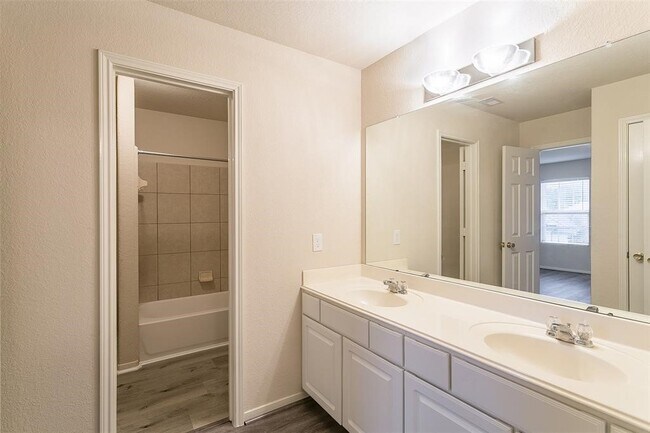 Building Photo - 19138 Clevera Walk Ln