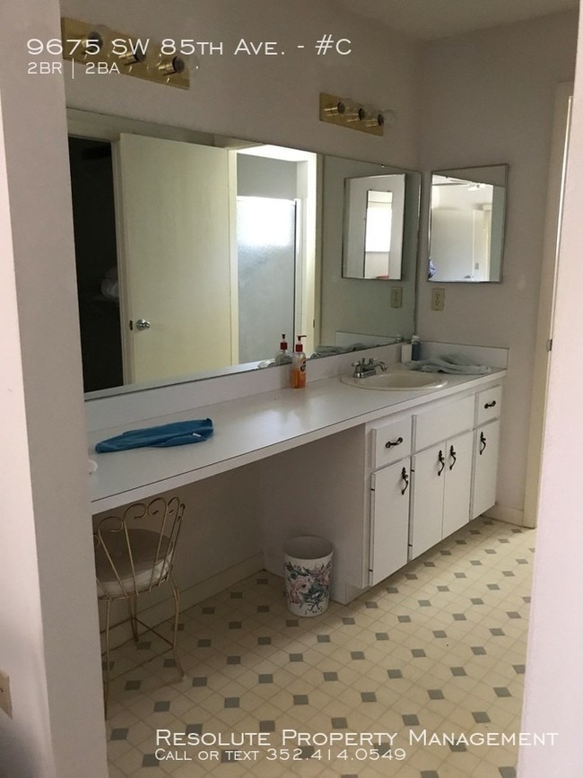 Building Photo - Fully Furnished 2/2 in On Top of the World