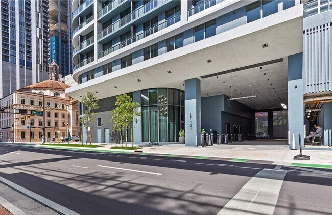 Building Photo - 151 NE 5th St