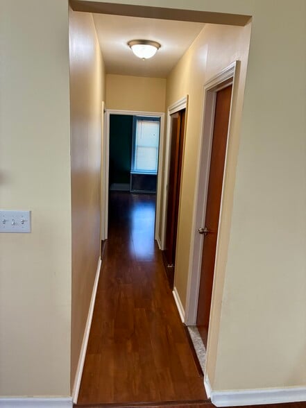 Building Photo - 42 Primrose St