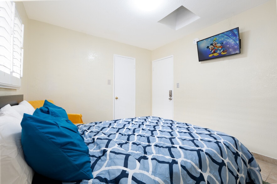 Building Photo - 12212 Buaro St