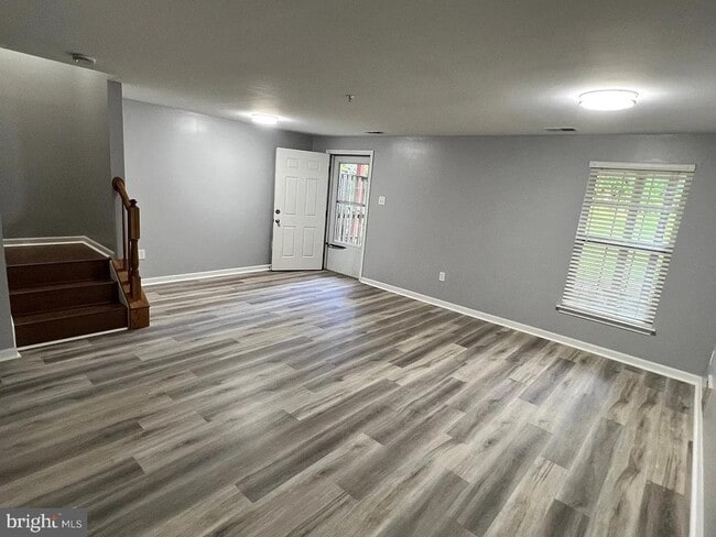 Building Photo - 439 Amelanchier Ct