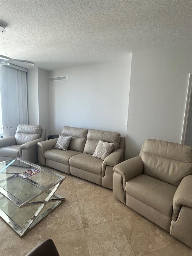 Building Photo - 1745 E Hallandale Beach Blvd
