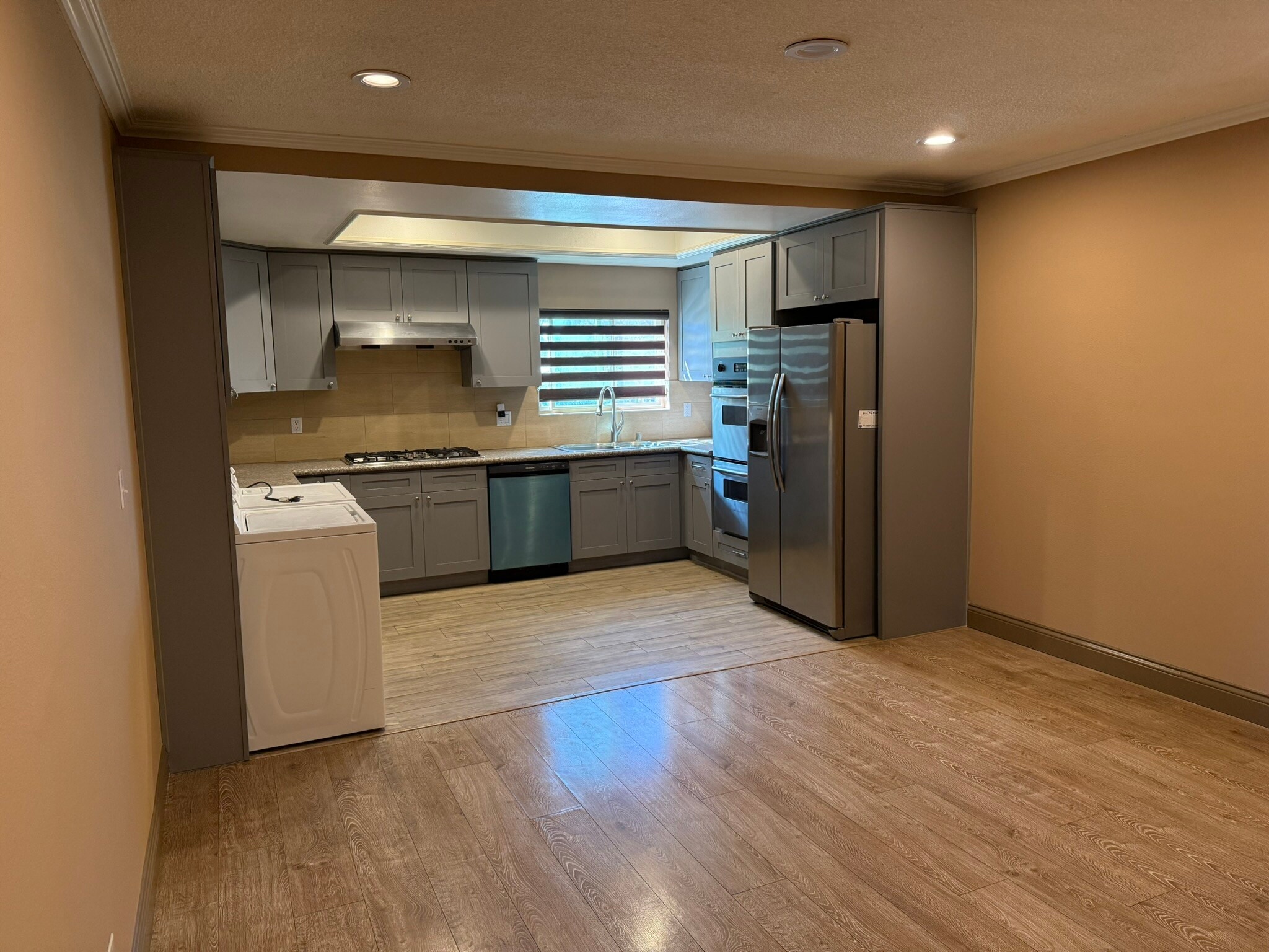 Building Photo - 12880 McKinley Ave