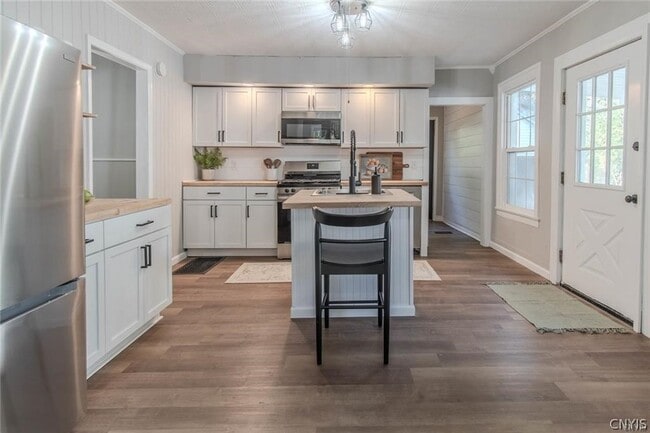 Building Photo - 406 Stone St