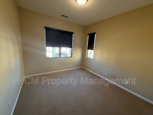 Building Photo - 105 Gemstone