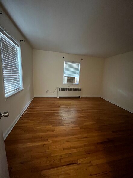 Primary Photo - 51 W Hudson Ave