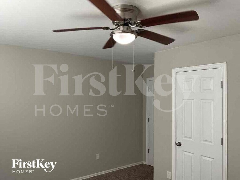 Building Photo - 1885 Bradford Pl