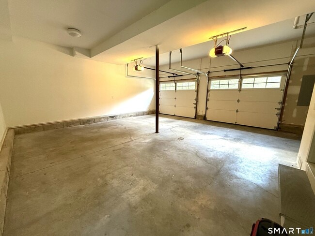 Building Photo - 46 Kneen St Ext