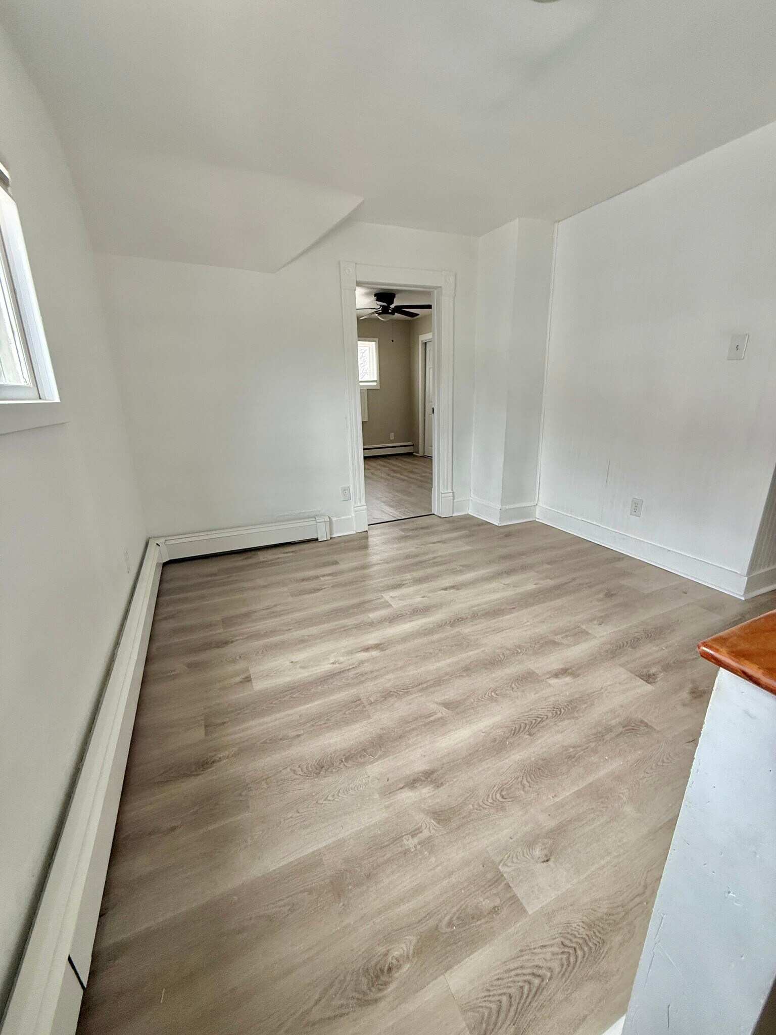 upstairs landing area - 414 Caroline St