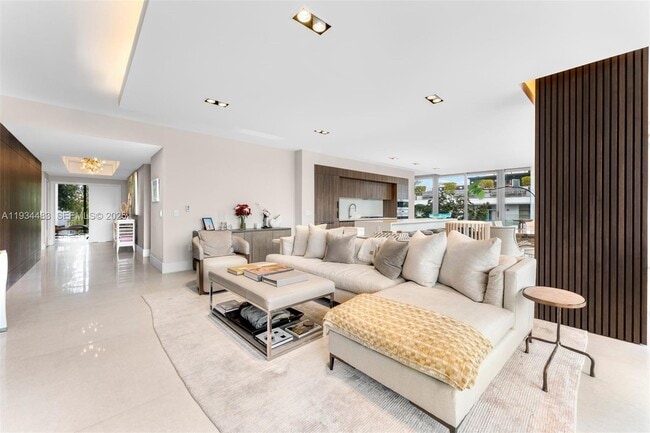 Building Photo - 1 Collins Ave