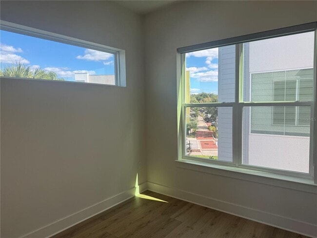 Building Photo - 798 TETBURY Lp