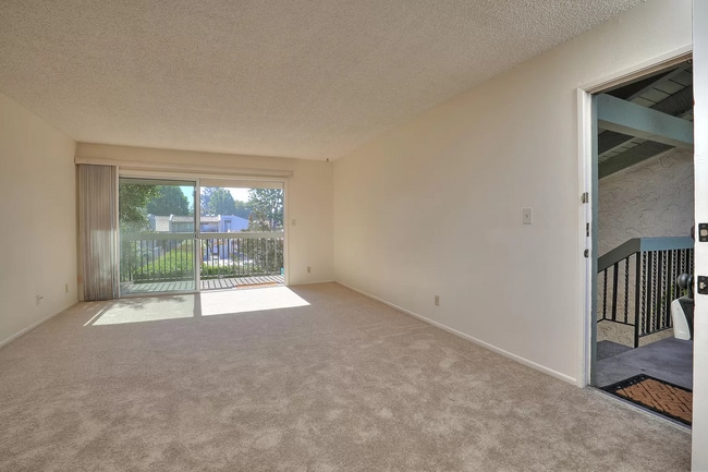 Building Photo - This one bedroom/one bathroom!