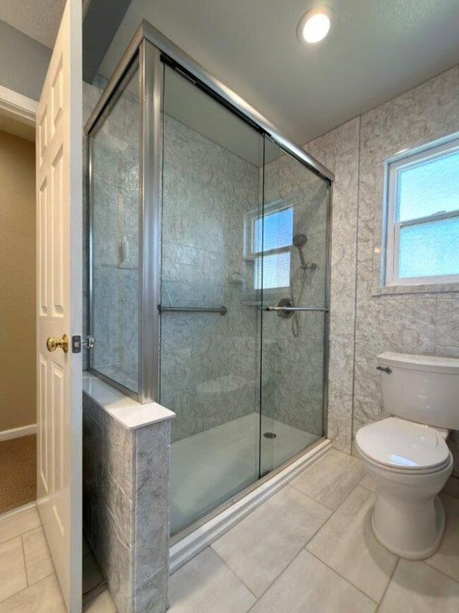 Building Photo - Coveted Napa Yacht Club 3 Bedrooms, 2 1/2 Bathrooms, w/ 1st Level Primary Bedroom/Bath