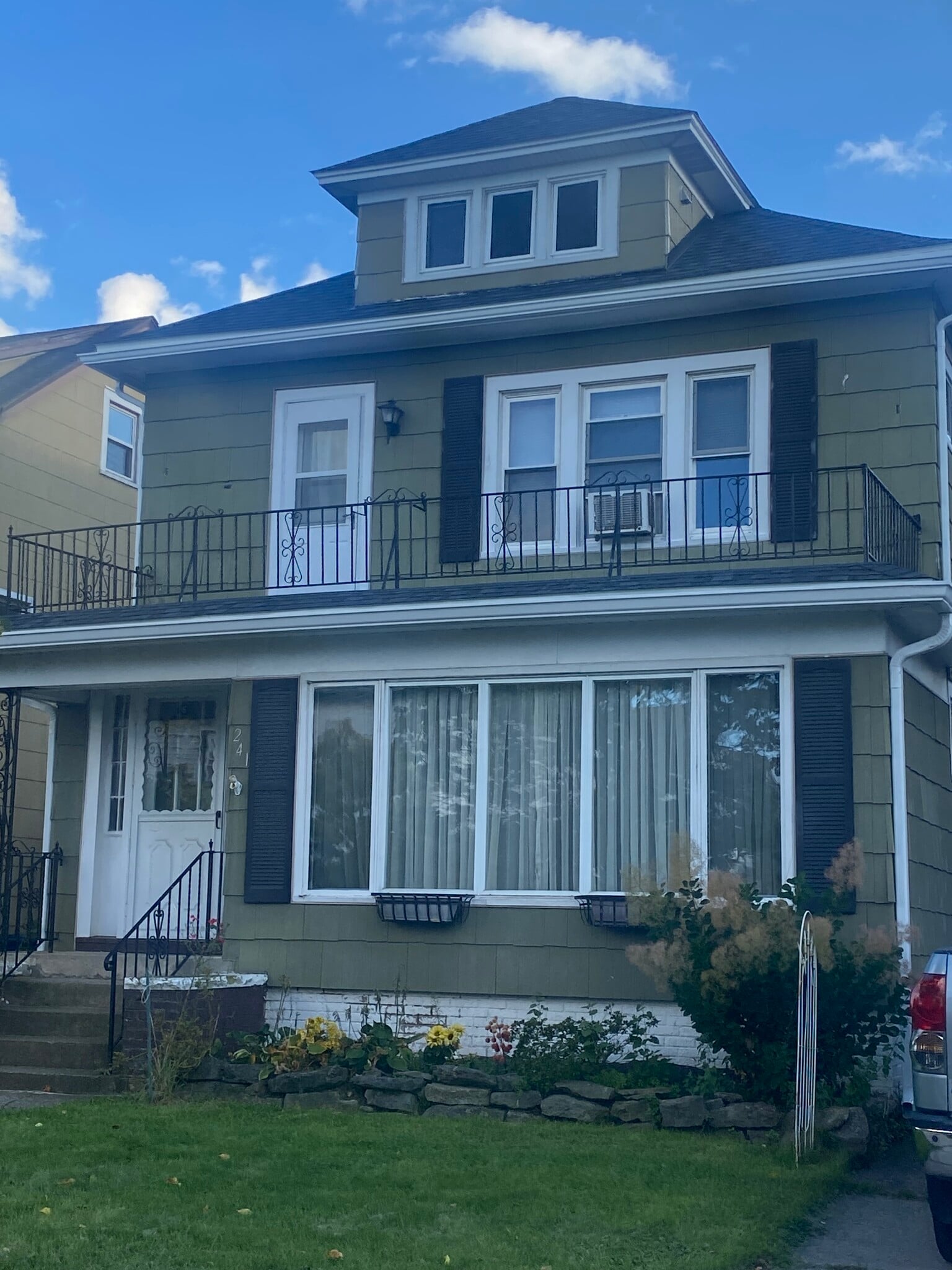 Building Photo - 241 Tacoma Ave