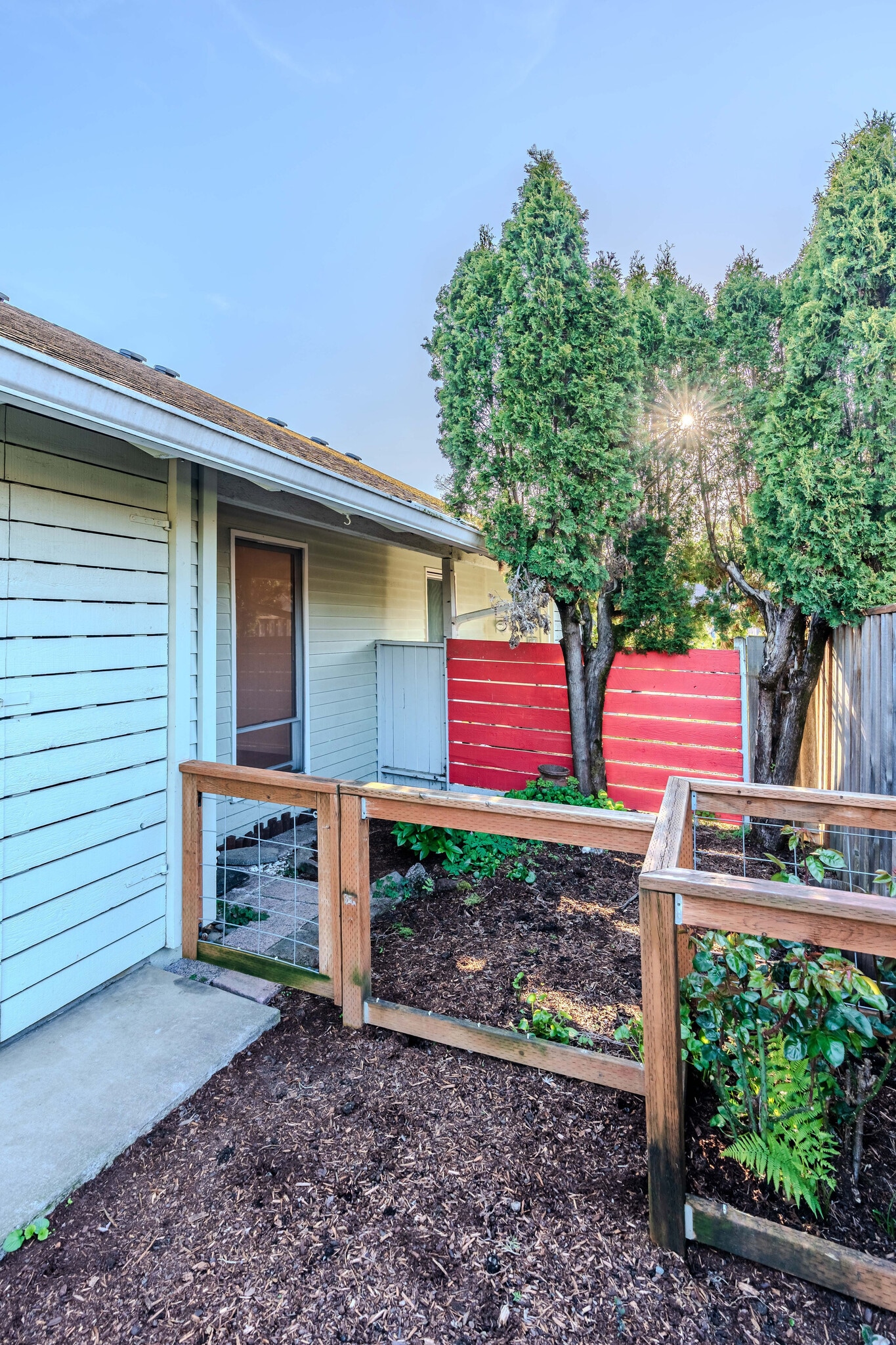 Building Photo - 14225 SW Rocklynn Pl