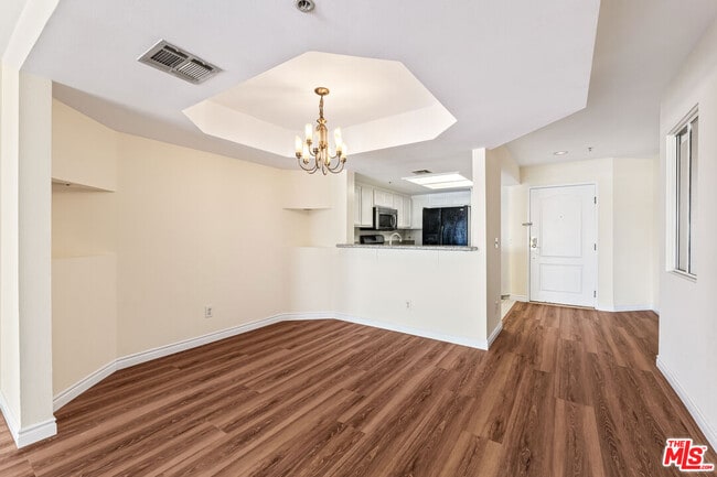 Building Photo - 4755 Templeton St
