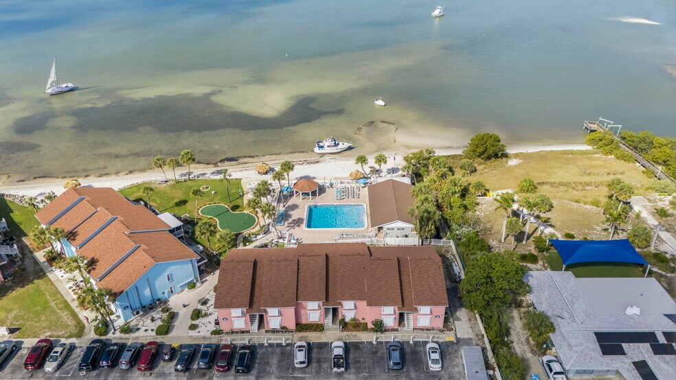 Building Photo - 3595 41st Ln S