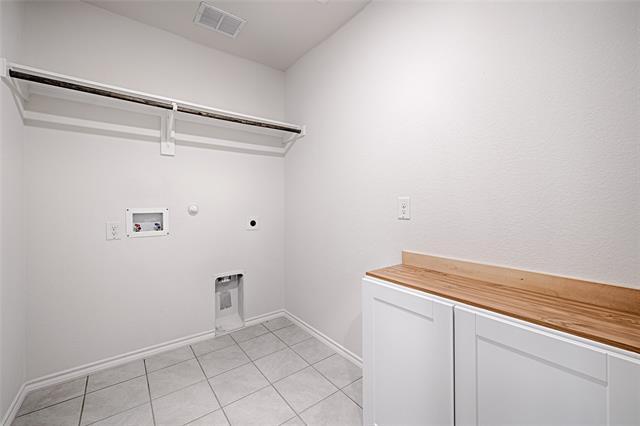 Building Photo - 2326 Conklin Dr