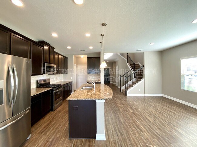 Building Photo - 1206 Ranch Falls