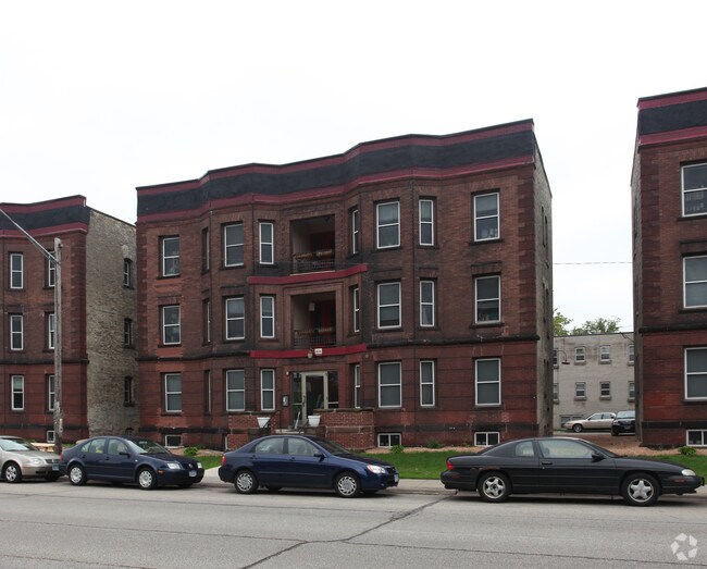 Primary Photo - 806 4th St SE