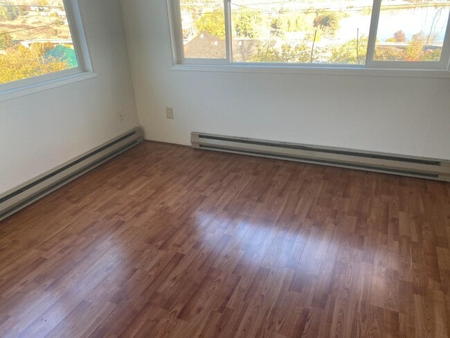 Building Photo - 140 S Rogers St