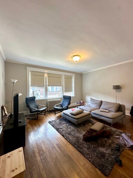 Primary Photo - 46 Longwood Ave