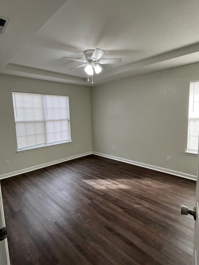 Building Photo - 119 Hambleton St