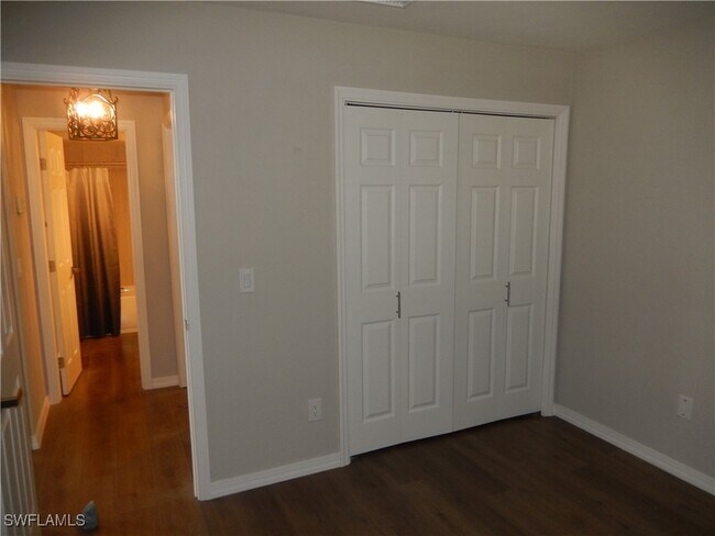 Building Photo - 1416 SW 50th St