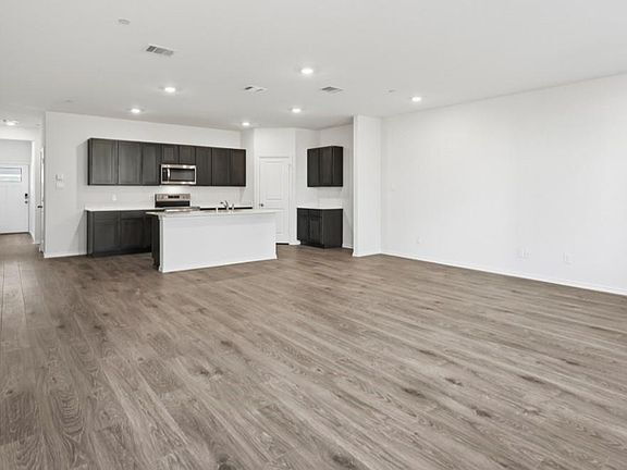Building Photo - BRAND NEW HOME