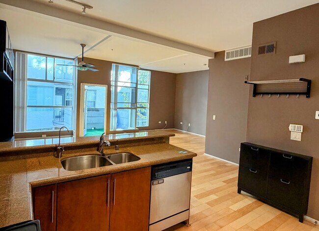 Building Photo - 120 Island Ave