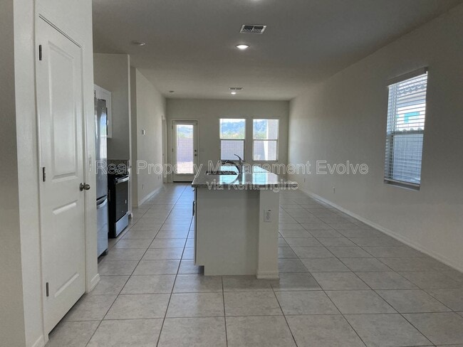 Building Photo - 4722 N 194th Dr