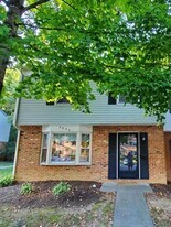 Building Photo - 2806 Newton Ct